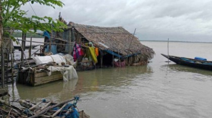 উপকূল অতিক্রম করে খুলনা অঞ্চলে রিমাল, ধীরে ধীরে হবে দুর্বল