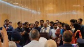 দেশে ফিরলেন  ড. মুহাম্মদ ইউনূস, আবেগপ্রবণ হয়ে তরুণদের প্রতি কৃতজ্ঞতা জানালেন