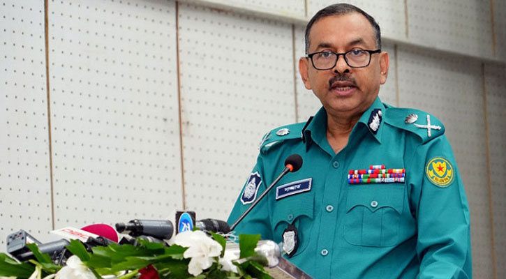ডিএমপি কমিশনার বললেন-
১৫ বছরে রাজনৈতিক পরিচয়ে পুলিশে নিয়োগ ৯০ হাজার